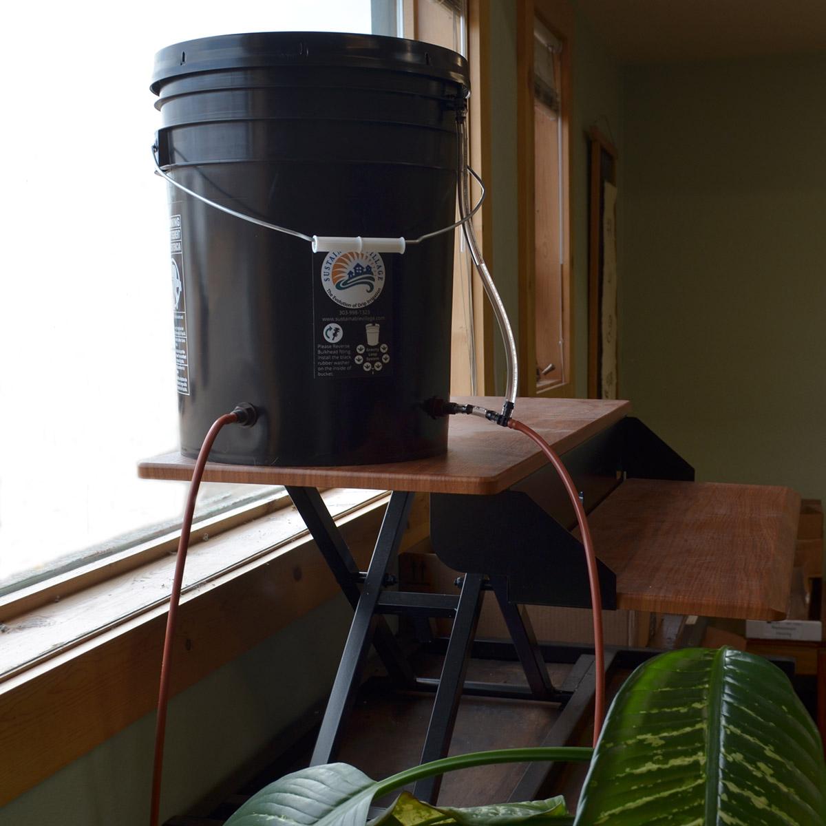 5 Gallon Reservoirs - Deluxe w/ water level indicator -- for Blumat systems